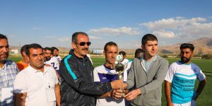 Gürpınar'ın şampiyonu Arkboyuspor oldu