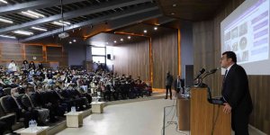 TÜBİTAK Başkanı Mandal, akademisyen ve öğrenciler ile bir araya geldi