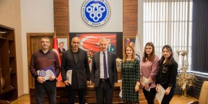 EBYÜ'de eğitmenlere teşekkür belgesi verildi