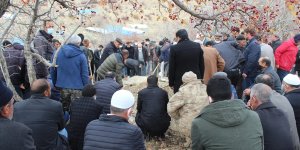 Tunceli'de trafik kazasında hayatını kaybeden güvenlik korucusu defnedildi