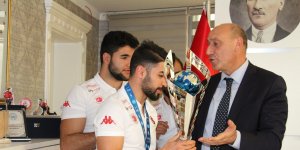 Erzurumlu Milli kick boksçular GSİM'ye ziyaret