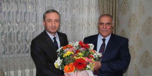 Ağrı'da emekli öğretmene vefa ziyareti