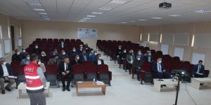 Yazıhan'da muhtarlarla toplantı