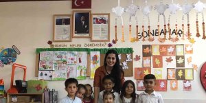 Ağrı'nın "Çalıkuşu" Özlem öğretmeni fedakarlıkla görevini yapıyor