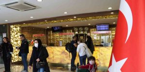 İranlıların Van'a gelişi esnafın yüzünü güldürdü