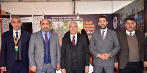 Battalgazi Belediyesi'nin festivalde açtığı standa yoğun ilgi