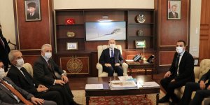 Bakan Karaismailoğlu AK Parti Kars İl Başkanlığını ziyaretinde konuştu: