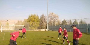 Elazığspor lider karşısında