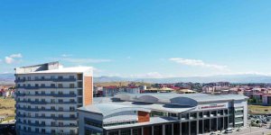 AİÇÜ Eğitim ve Araştırma Hastanesi'nde akciğer rezeksiyonu ameliyatı başarı ile gerçekleştirildi