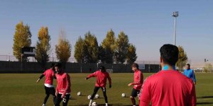 Elazığspor, Batman Petrolspor maçı hazırlıklarına tek antrenmanla devam etti