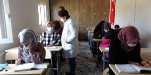 İskele ADEM'de üniversiteye hazırlanıyorlar