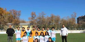 Bitlis Kadın Futbol Takımı üst lige çıkmak ter döküyor