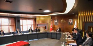 Bingöl'de Vali Ekinci başkanlığında kaymakamlarla değerlendirme toplantısı gerçekleştirildi