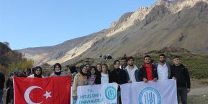 BEÜ öğrencileri Nemrut Kalderası'nda temizlik yaptı