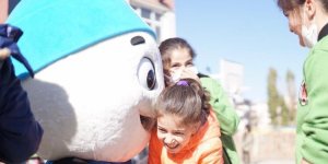 Önce yardım sonra eğlence