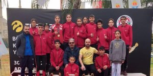 Vanlı atletizmcilerden büyük başarı