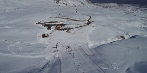 Hesarek Kayak Merkezi'nde kayak sezonu açıldı