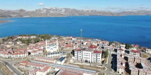 Depremin merkezi Sivrice'deki göl manzaralı TOKİ konutları tamamlandı