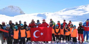 Hakkari'de kayak sezonu açıldı
