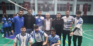 Voleybol turnuvasında coştular