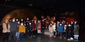 Ahlatlı öğrenciler Van'ı gezdi