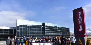 Ahlatlı öğrenciler Van'ı gezdi