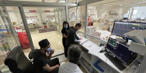 Aşısız hastalarının yoğun bakımda yaşadıkları acıya şahit oluyorlar