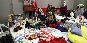 Van'da AK Partili kadınların el emeği göz nuru ürünleri sergilendi