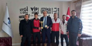 Öztürk'ten Akal'a kutlama