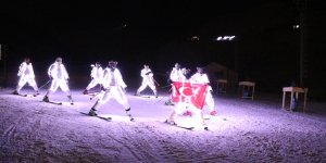 Palandöken'de turizm sezonu kayak ve dans gösterileri ile başladı