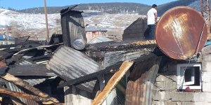 Kars'ta bir vatandaşın yanan evi kaymakamlık ve komşularınca onarılacak