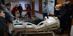 Hastanede gerçekleştirilen deprem tatbikatı gerçeği aratmadı