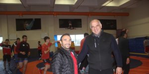 Erzincan'da güreş seçmeleri başladı