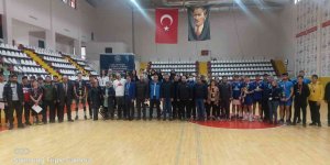 Elazığ'da badminton müsabakaları sona erdi
