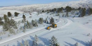 Erzincan'da kar ve tipiden kapanan 31 köy yolu ulaşıma açıldı