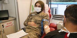 Van'da jandarma personelleri Kızılay'a kan bağışı yaptı