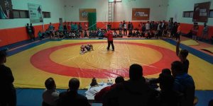 Bitlis'te 'Okullar Arası Güreş Müsabakaları' başladı