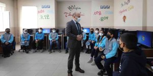 Vali Varol'dan okul ziyareti