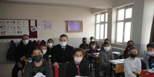 Kaymakam Demirer'den öğrencilere moral ziyareti