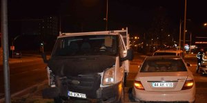 Malatya'da çarpışan 2 araç refüje çıktı: 2 yaralı