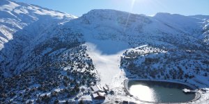 Göl manzaralı Ergan Dağı Kayak Merkezi sezonu açmaya hazırlanıyor