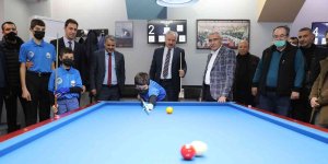 Bilardo şampiyonasının açılışını Başkan Güder gerçekleştirdi