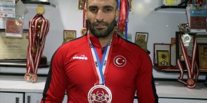 "Madalya avcısı" bedensel engelli milli sporcu Ömer Çeçen azmiyle örnek oluyor