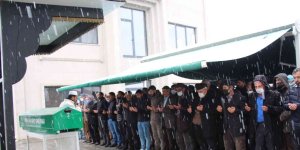 Lodosta çatıdan düşen işçi Erzurum'da son yolculuğuna uğurlandı