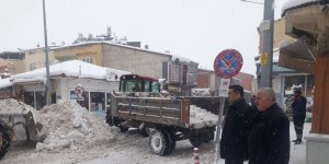 Başkan Gültekin, kar temizleme çalışmalarını takip etti