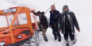 Bingöl'de kar ve tipi nedeniyle mahsur kalan 2 kişiyi AFAD ekipleri kurtardı