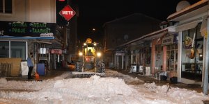 Kar yığınları şehir merkezi dışına taşınıyor