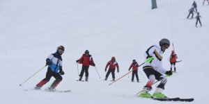 Bitlis'te geleceğin kayakçıları yetişiyor