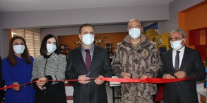Hakkari'de açılan kütüphane ve etüt merkezine Vali Akbıyık'ın adı verildi