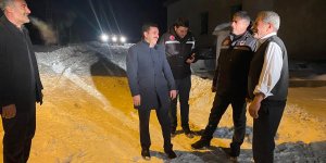 Kar nedeniyle kapanan mezrada bebek için istenen yardımları kaymakamlık karşıladı
